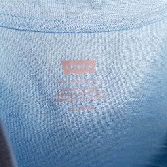 LEVI'S Graphic Crop Top - Picture 9 of 9